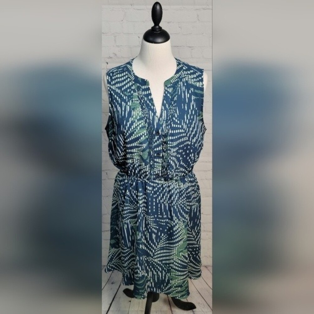 APT 9 Sleeveless Dress size Lg Knee Length V-Neck Buttons Cinched Waist Tropical